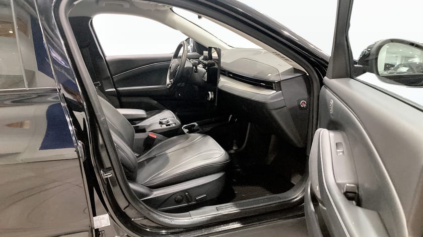 Bild 3 av Ford Mustang Mach-E Standard Range RWD 269hk | Teknikpaket | B&O högtalare