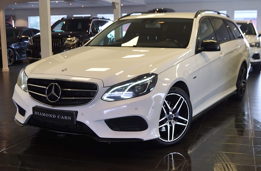 Bild 1 av Mercedes-Benz E 220 T BlueTEC 4MATIC 220d  Edition kamera Drag