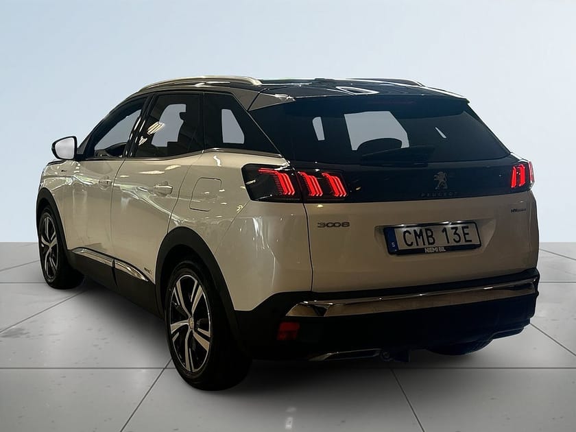 Bild 5 av Peugeot 3008 HYBRID4 300 GT Drag Panorama B-kamera CarPlay S&V-däck