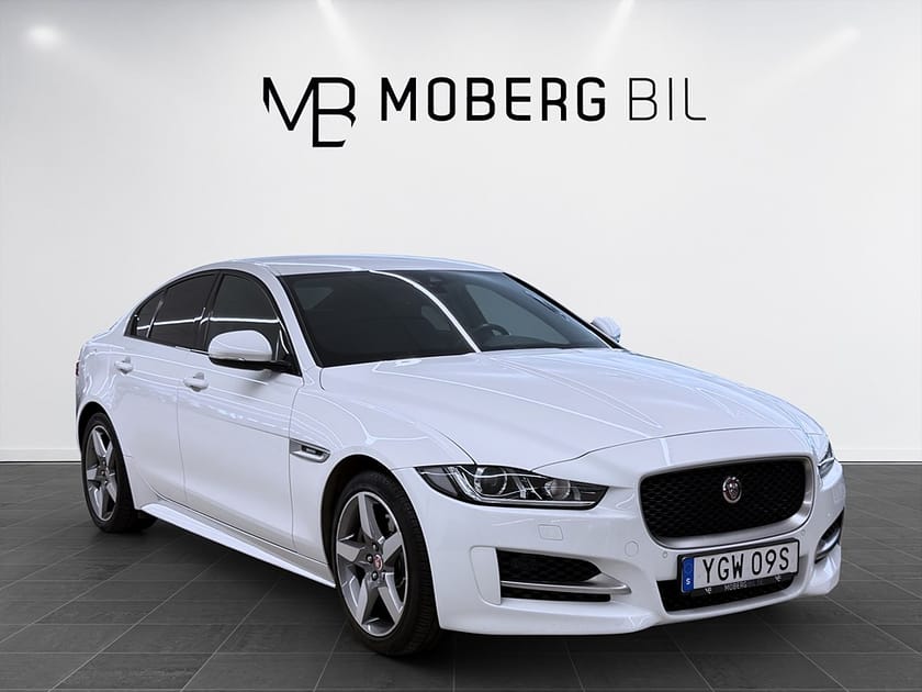 Bild 3 av Jaguar XE 20t 200hk R Sport B-Kamera CarPlay