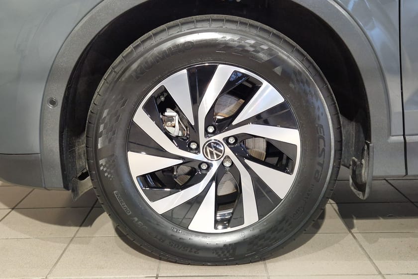 Bild 3 av Volkswagen Tiguan LIFE | 1.5 eTSI | 150 HK | Parkeringsvärmare