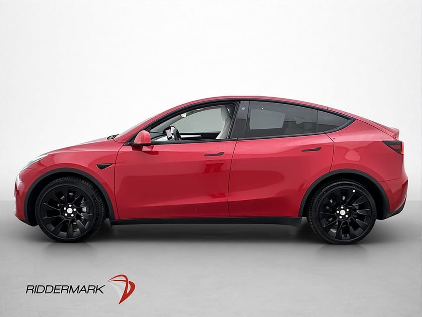 Bild 3 av Tesla Model Y Long Range AWD Pano Drag AP Ljus interiör MOMS