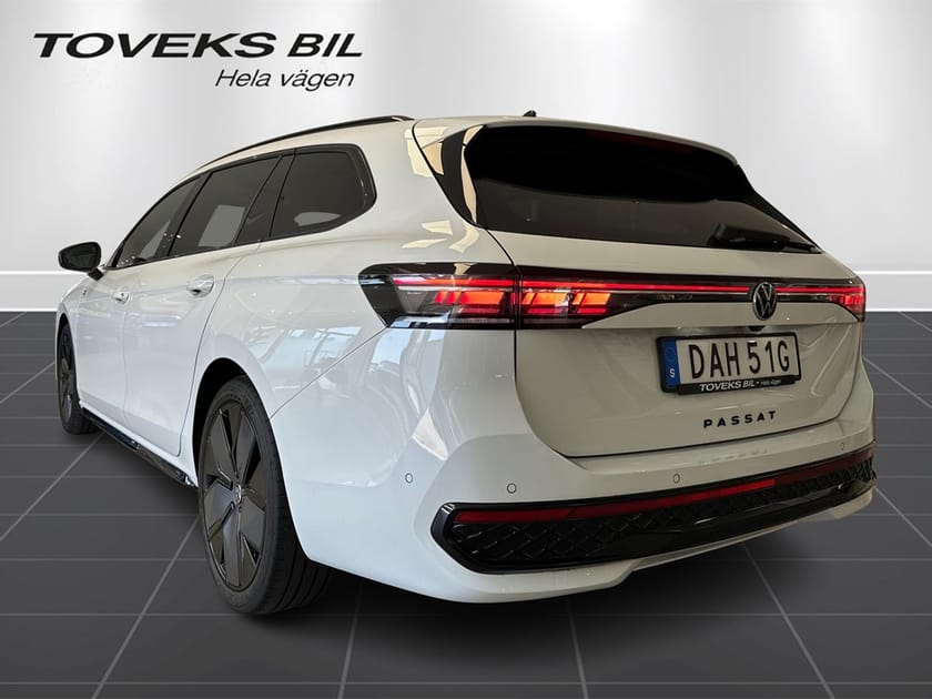 Bild 3 av Volkswagen Passat Sportscombi R-LINE TSI 150hk Drag|Värmare|Kamera