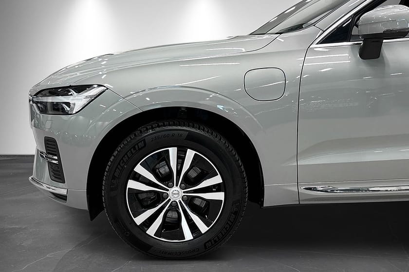 Bild 2 av Volvo XC60 Recharge T6 AWD 350hk Moms Panorama Dragkrok B-kamera