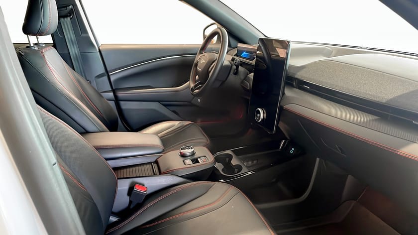 Bild 3 av Ford Mustang Mach-E Standard Range AWD 269 hk Teknikpaket
