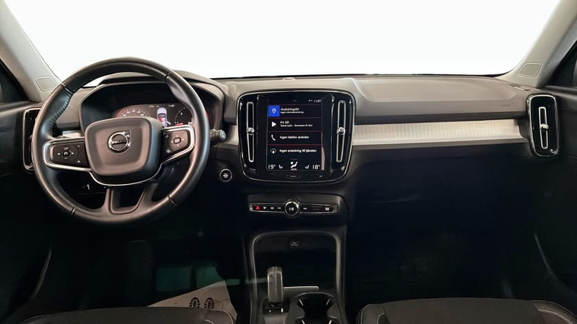 Bild 4 av Volvo XC40 D4 AWD Momentum Värmare Keyless