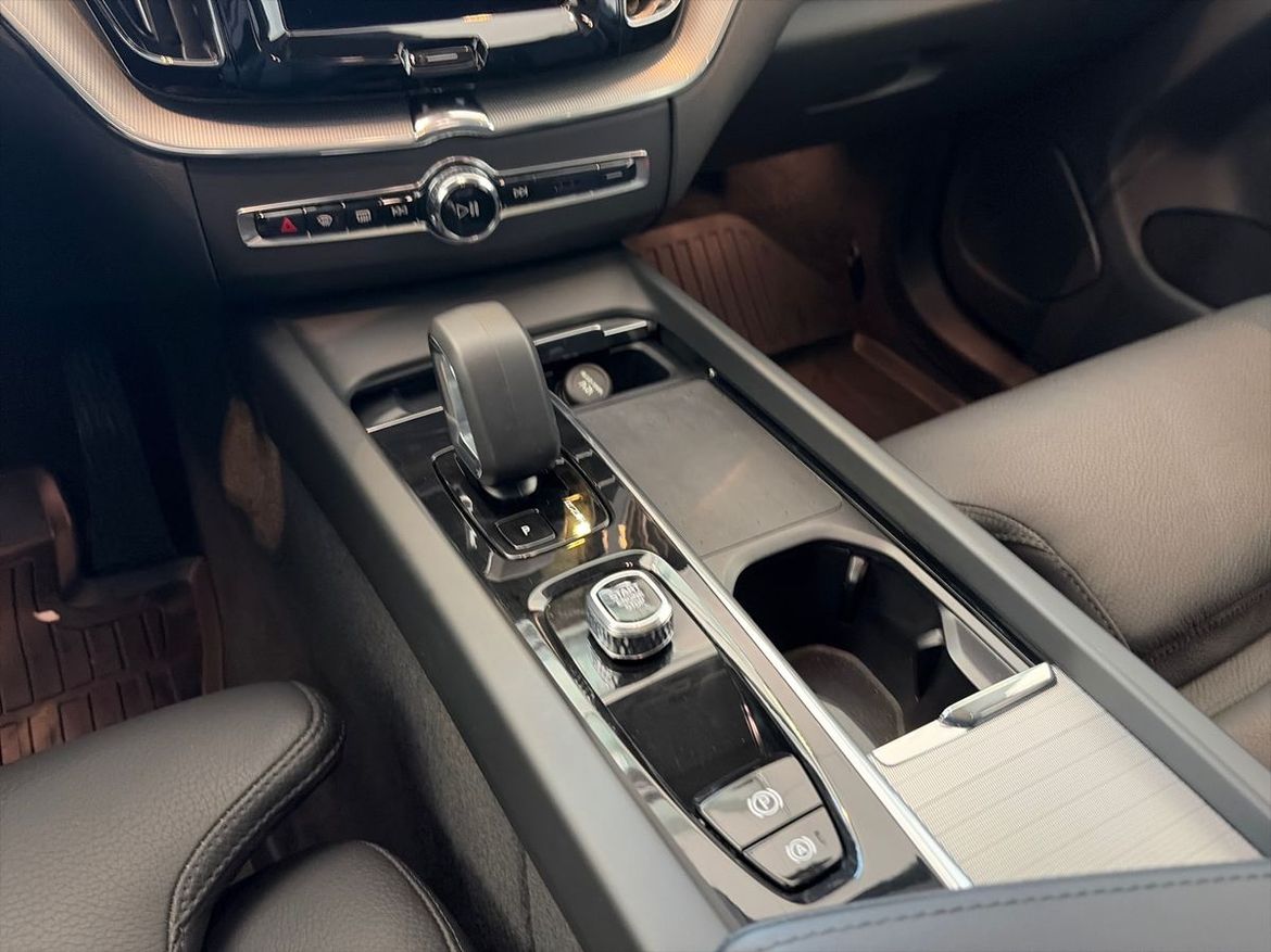 Volvo XC60 2023 - miniatyr 14