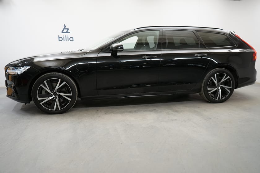 Bild 2 av Volvo V90 Recharge T6 Plus Dark Edition, Taklucka, Dragkrok, HarmanKardon PremiumSound