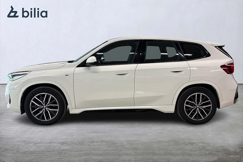 Bild 3 av BMW iX1 xDrive30 xDrive 30 M-Sport | Backkamera | Rattvärme | Sportstol