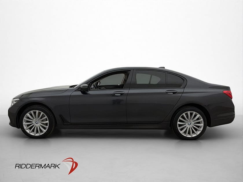 Bild 4 av BMW 750d xDrive 400hk HeadUp 360° Harman/Kardon Pano Skinn