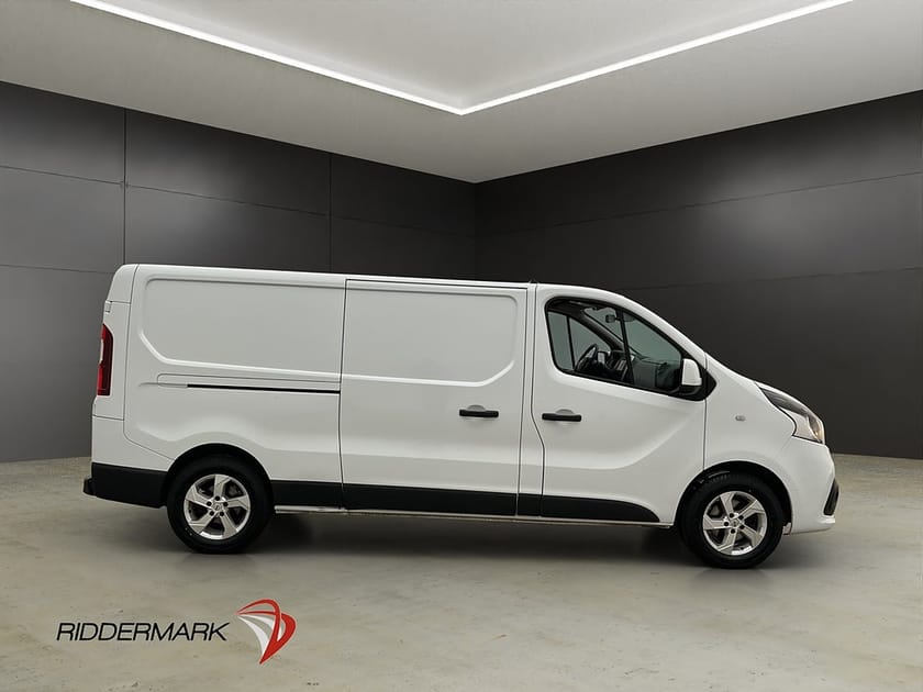 Bild 2 av Nissan NV300 Skåpbil L2 145hk Värmare 3-Sits Dragkrok B-Kamera Moms