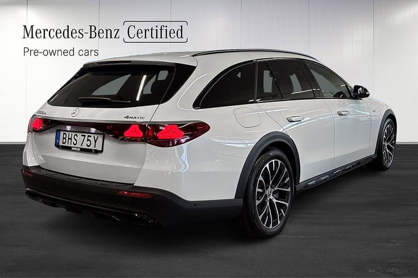 Bild 3 av Mercedes-Benz E 300 de 4MATIC All-Terrain 300de 4M Airmatic Superscreen Burmester Dra