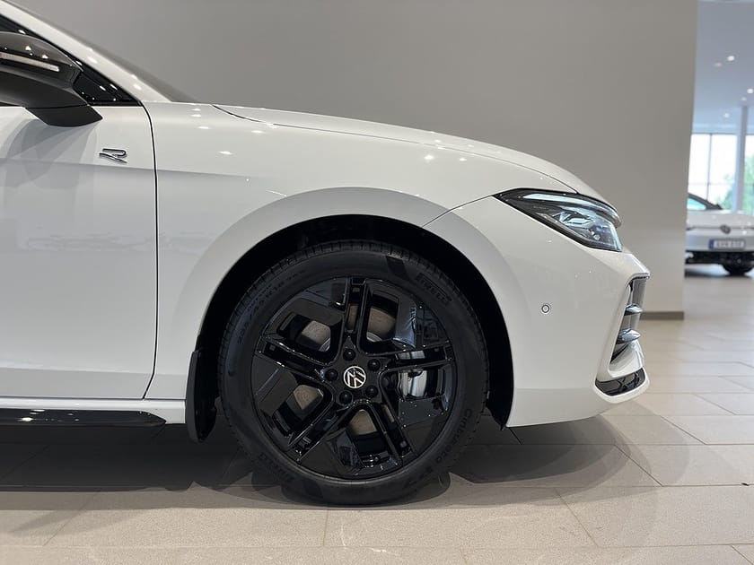 Bild 4 av Volkswagen Passat Variant eHybrid 272 DSG6 R-LINE
