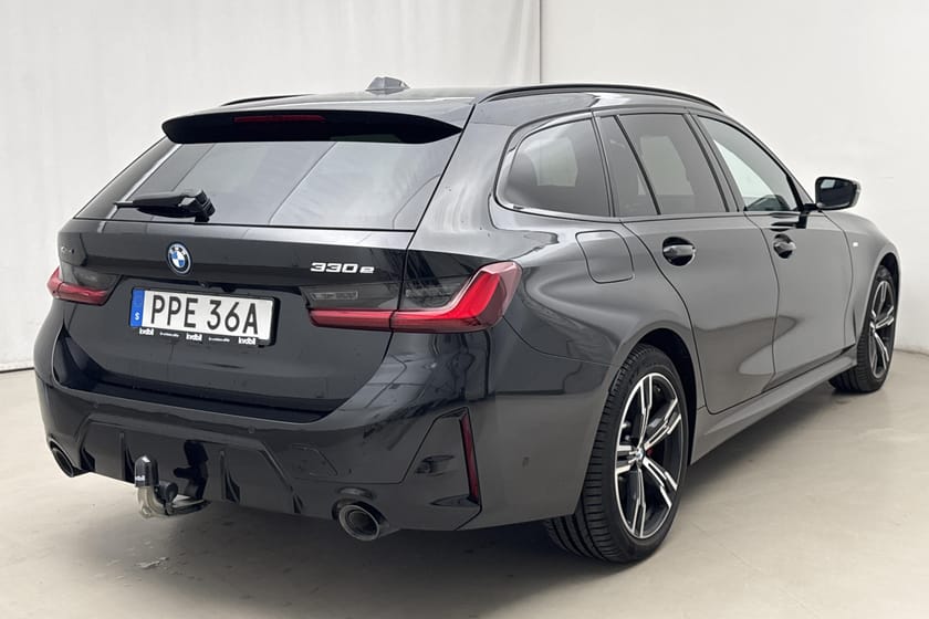 Bild 3 av BMW 330e xDrive Touring 330 LCI (292hk) M Sportpaket Pro