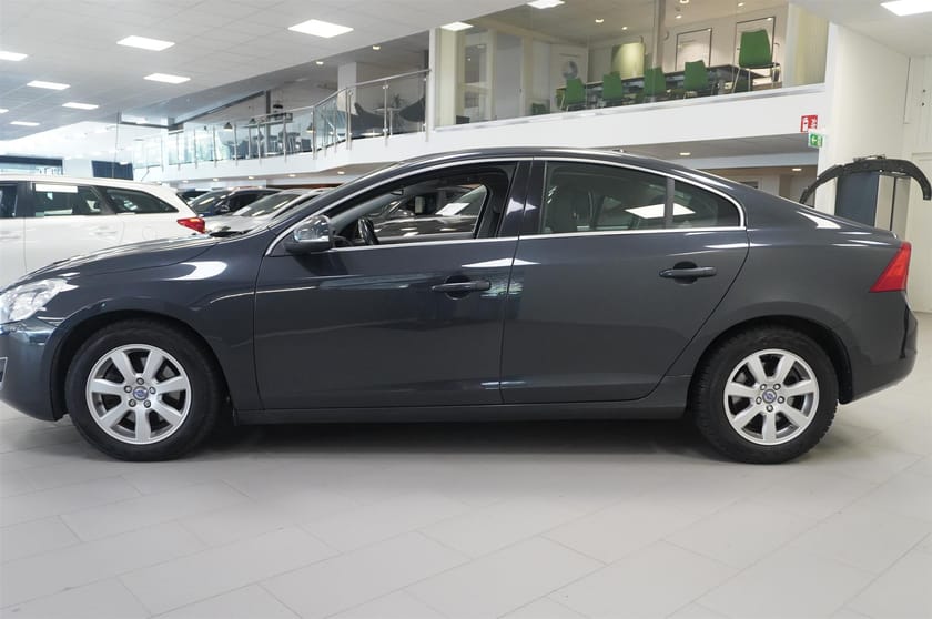 Bild 3 av Volvo S60 1.6d Drive Momentum 115 hk Aut