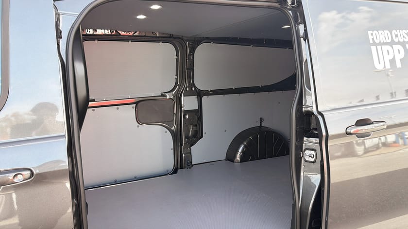 Bild 5 av Ford Transit Custom 320 Plug-in Hybrid Limited PHEV 320L 2.5L  233HK #Demo 3,95% Ränta
