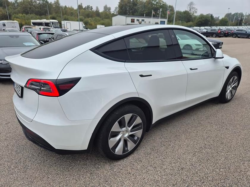 Bild 4 av Tesla Model Y Standard Range RWD