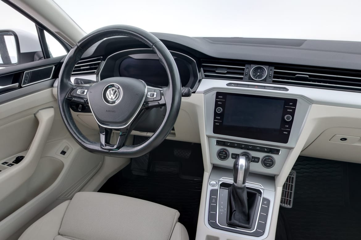 Volkswagen Passat 2018 - miniatyr 8