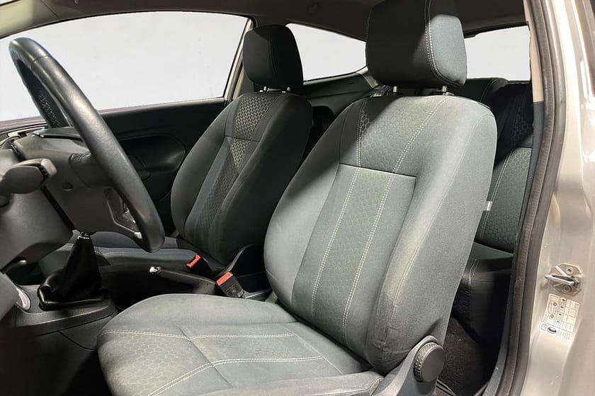 Bild 4 av Ford Fiesta 1.25 82 HK TITANIUM BLUETOOTH KAMREM BYTT 17200MIL 15"