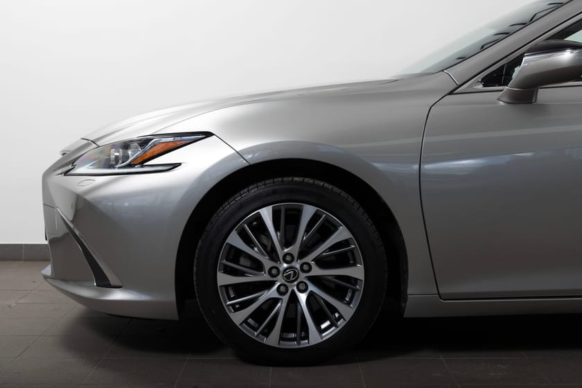 Bild 4 av Lexus ES 300h 2.5 E-CVT 218hk Glastak/Elstolar/Navi/Läder
