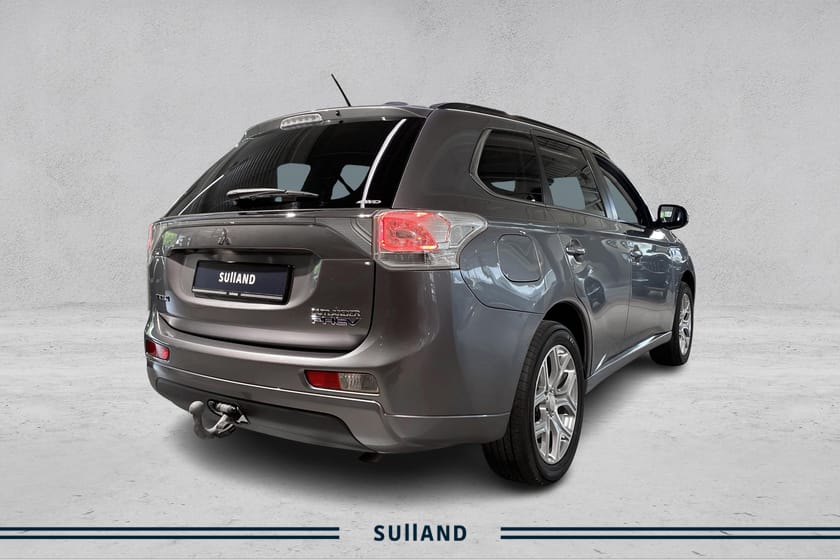 Bilde 5 av Mitsubishi Outlander PHEV 2.0 / Instyle+ / Panorama / Skinn / Krok / Aut