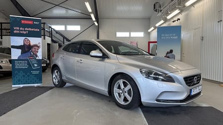Volvo V40 D2 Manuell120hk Momentum, Nykam, Nybes, Nyservad *FYND*