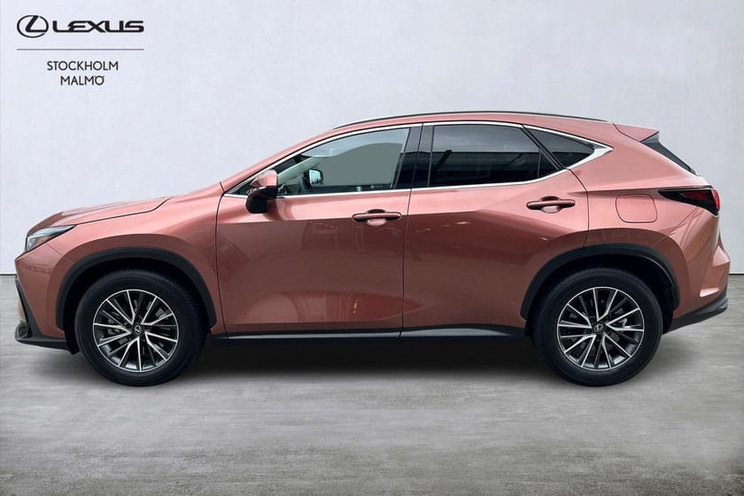 Bild 2 av Lexus NX 450h+ Business Plus AWD Drag Skinn P-värmare Backkamera Navi