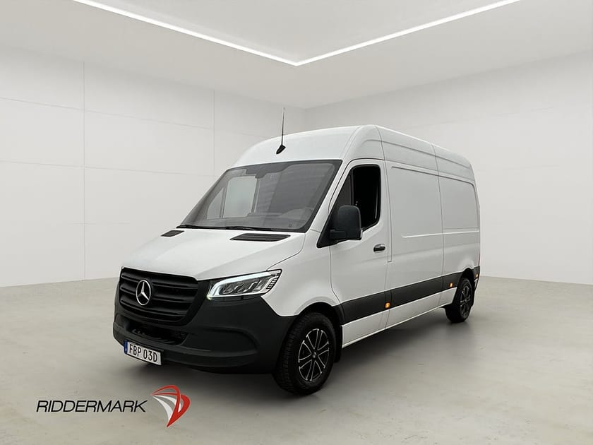 Bild 3 av Mercedes-Benz Sprinter 211 CDI FWD Panel Van L2H2 Värm Drag B-Kam CARPLAY Moms