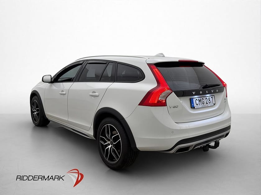 Bild 4 av Volvo V60 Cross Country D4 AWD Momentum VOC Dragkrok Värm