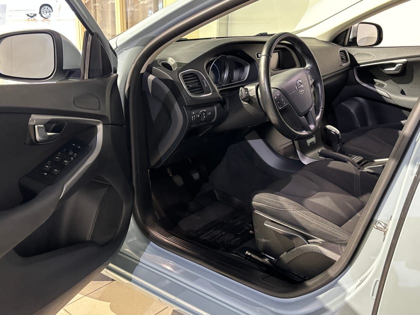 Bild 4 av Volvo V40 D2 Business | Klimatpaket | Sensorer |