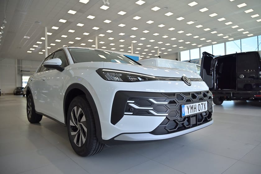 Bild 4 av Volkswagen T-Roc 1.5 eTSI 150 hk *SEMESTERBIL*