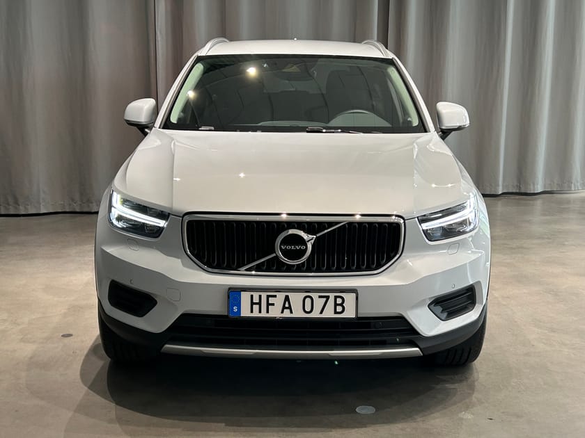Bild 2 av Volvo XC40 T3 FWD aut Momentum *Värmare/V-HJUL*
