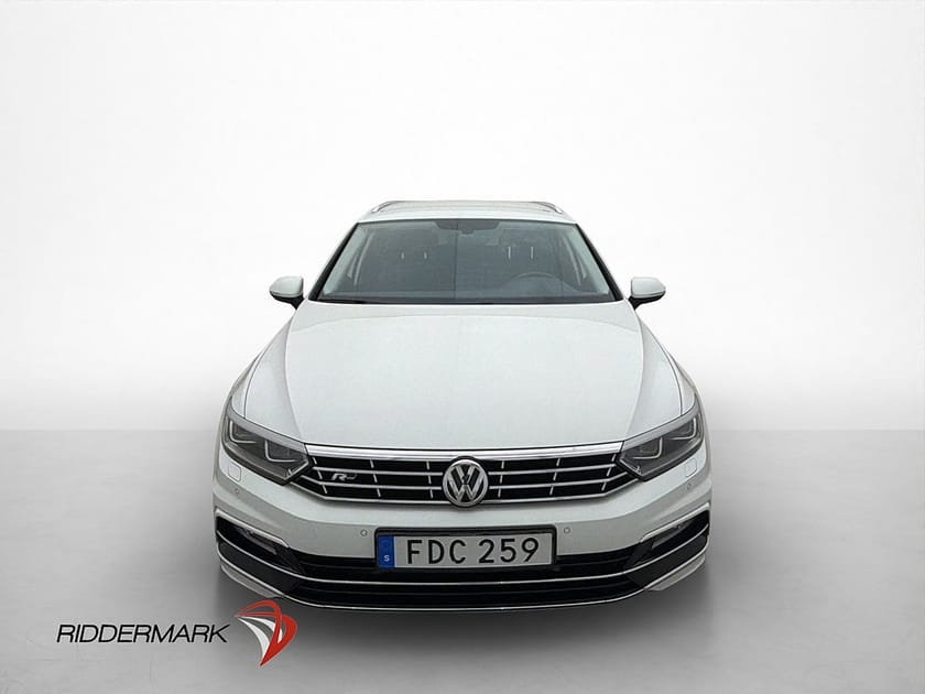 Bild 2 av Volkswagen Passat Sportscombi TDI 4M 190hk R-Line Värmare Kamera Drag