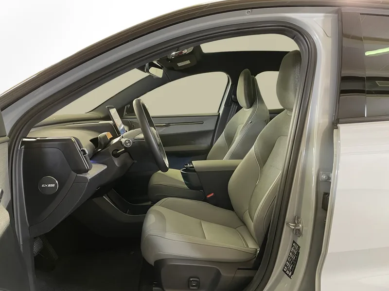 Bild 15 av 16 – Volvo EX30 Cross Country Twin Motor Performance M Perform Ultra