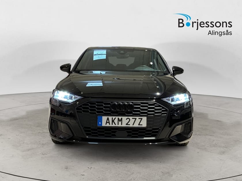 Bild 4 av Audi A3 Sportback 35 TFSI S Tronic Svarta ringar/17 tum fälgar