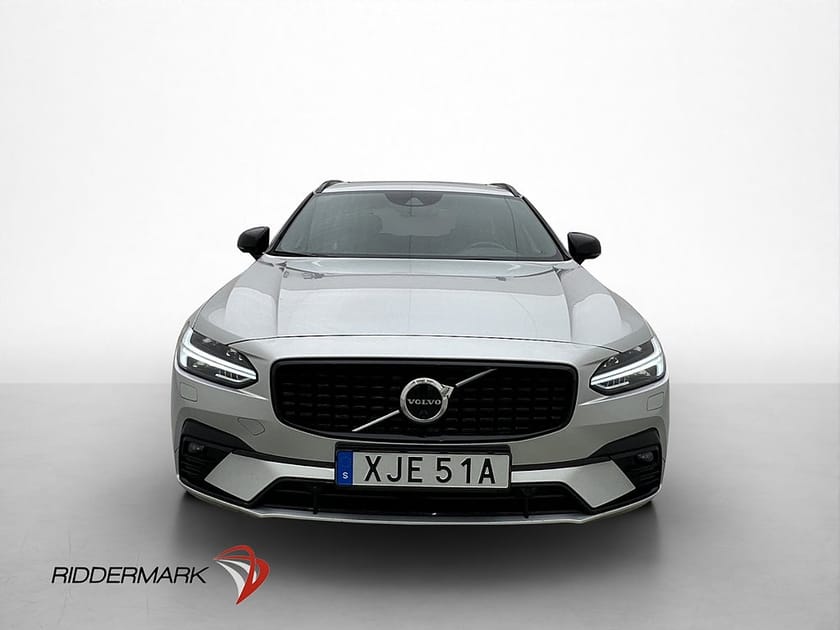 Bild 2 av Volvo V90 B4 AWD R-Design Pano H/K 360° HUD VOC Värmare Drag