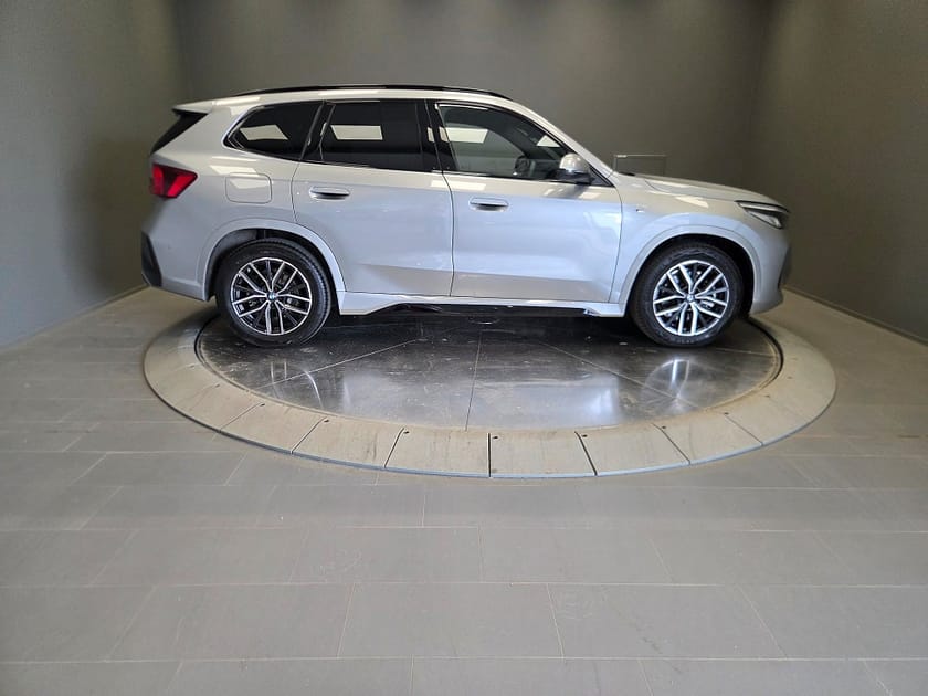 Bild 3 av BMW X1 xDrive25e M Sport Active Edition Dragkrok Rattvärme