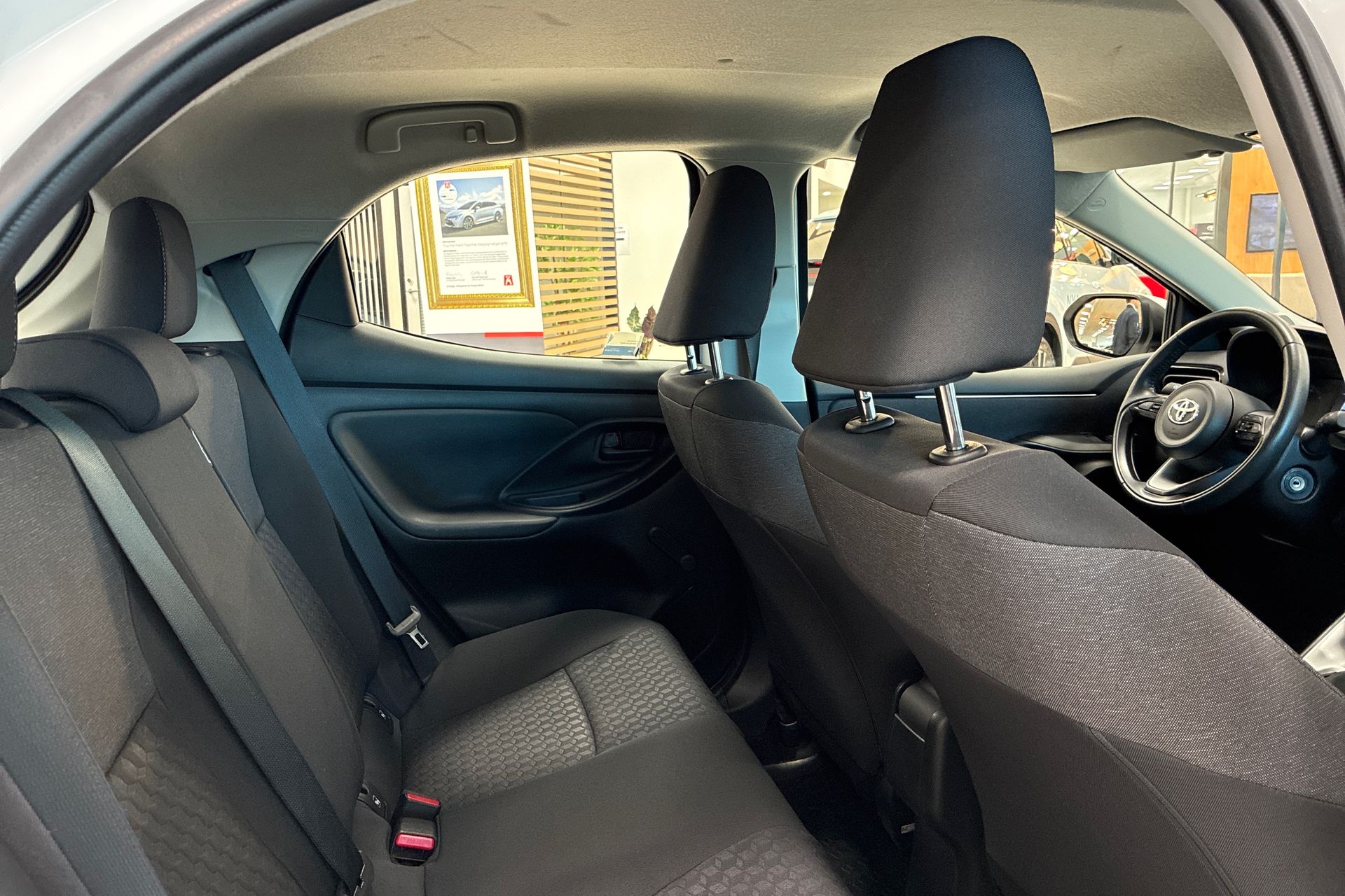 Toyota Yaris Hybrid 2024, bild 7/18