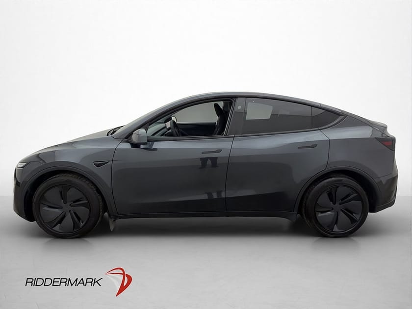 Bild 5 av Tesla Model Y Long Range AWD Pano Autopilot Svensksåld