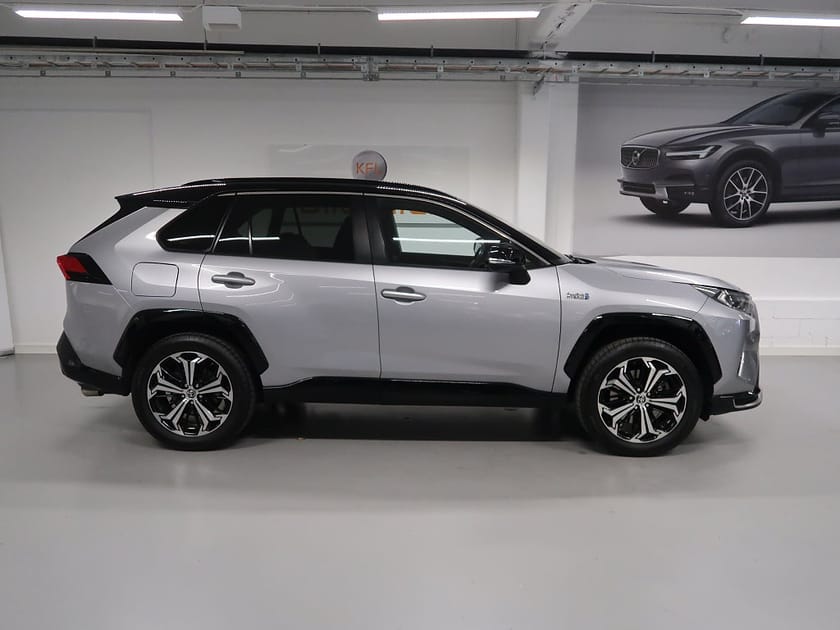 Bild 5 av Toyota RAV4 Laddhybrid Plug-in Hybrid Style V-Däck ingår Drag-Kamera-Elstol-Ca