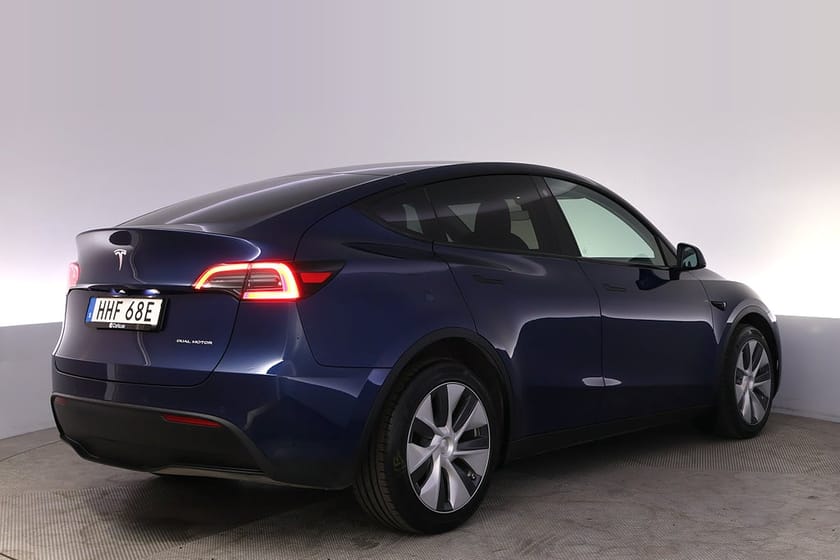 Bild 5 av Tesla Model Y Long Range AWD Uppg. Autopilot Panorama