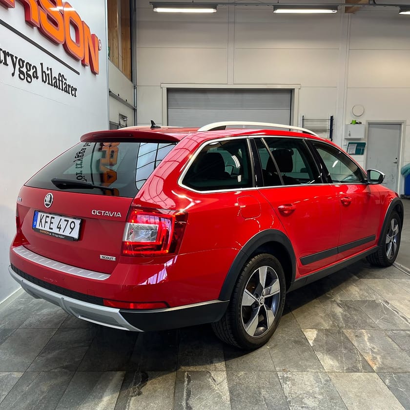 Bild 4 av Škoda Octavia Scout Skoda 2.0 TDI 4x4 Aut Värmare Drag Carplay