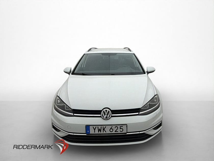 Bild 2 av Volkswagen Golf Sportscombi 2.0 TDI 4Motion D-Värm  Drag Kamera Carplay