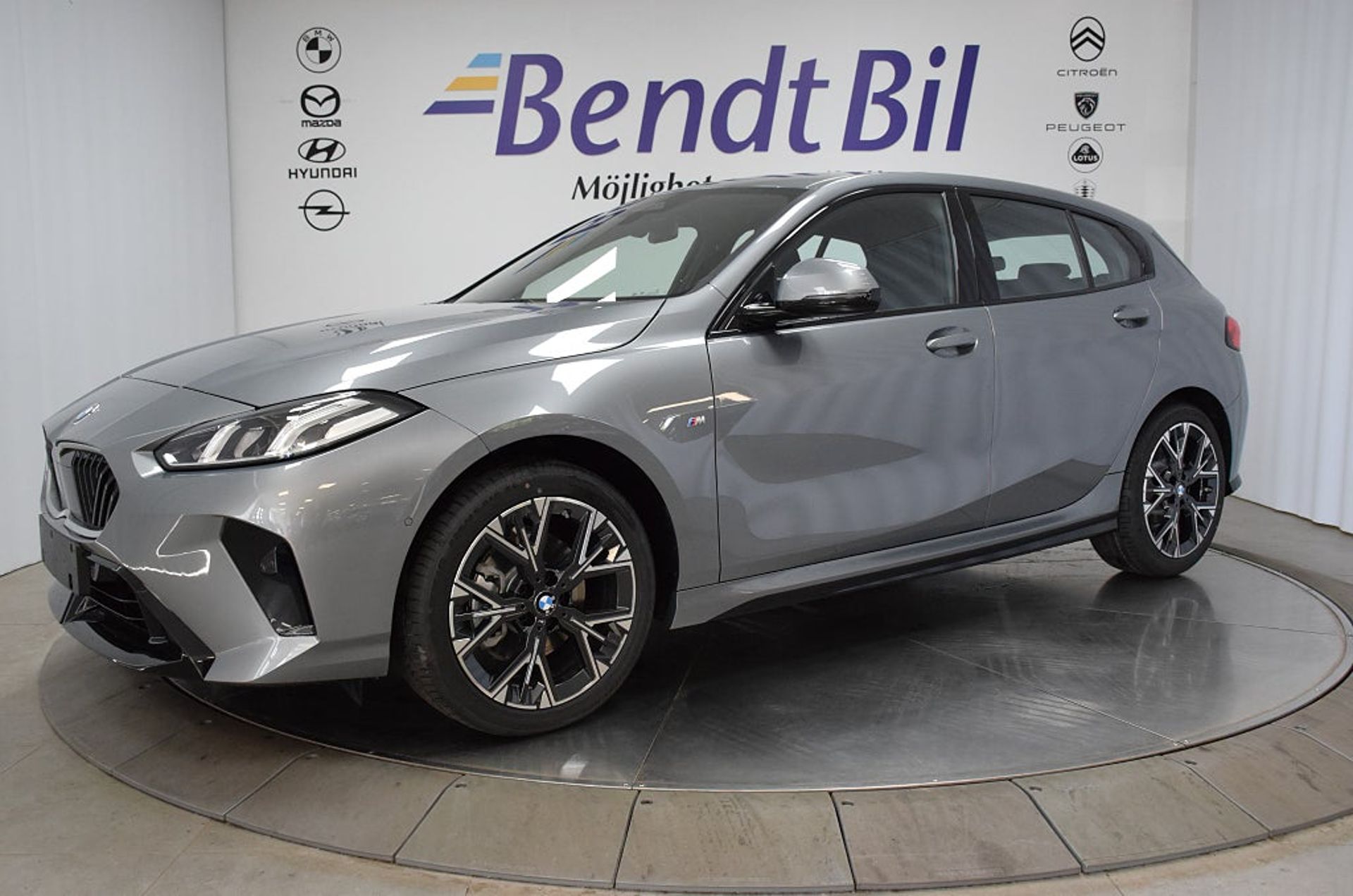 BMW 120 i M Sport 2025, photo 7/10