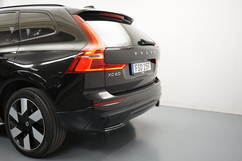 Bild 3 av Volvo XC60 Recharge T6 Ultimate Dark, Taklucka, Head Up Display