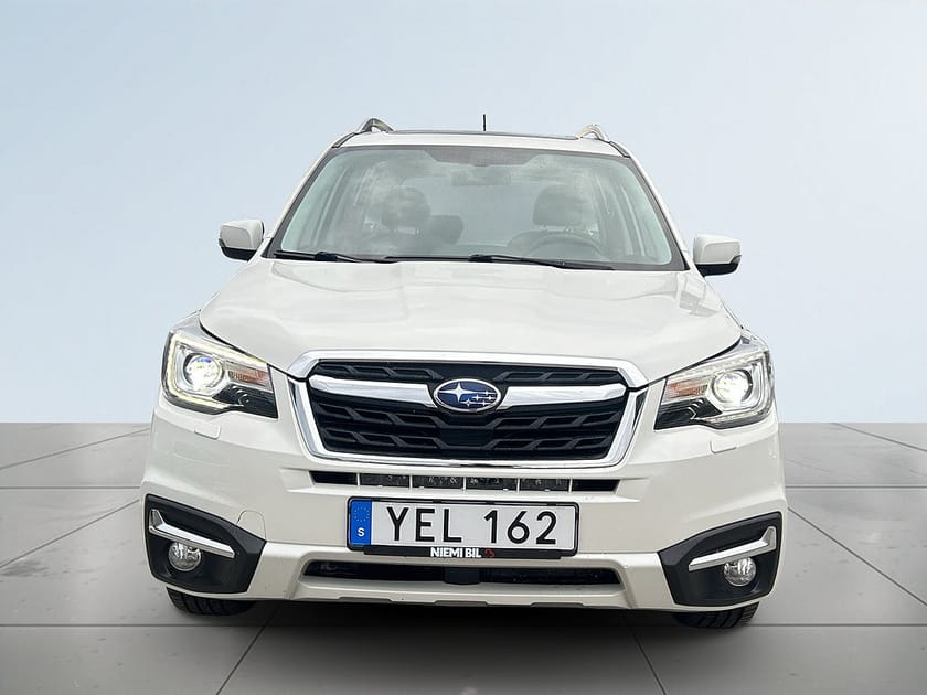 Bild 2 av Subaru Forester 2.0 4WD Sov-däck/Drag/Kamera/Pano/Skinn/Kedja/P-sens