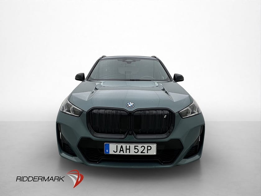 Bild 2 av BMW iX1 xDrive30 M Sport HUD 360° Skinnklädsel MOMS