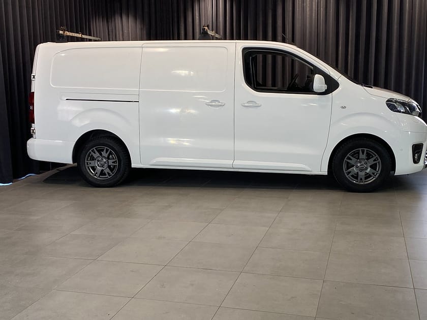 Bild 5 av Toyota Proace 2.0 / L3 (lång) / Drag & Värm / Inredning / MOMS