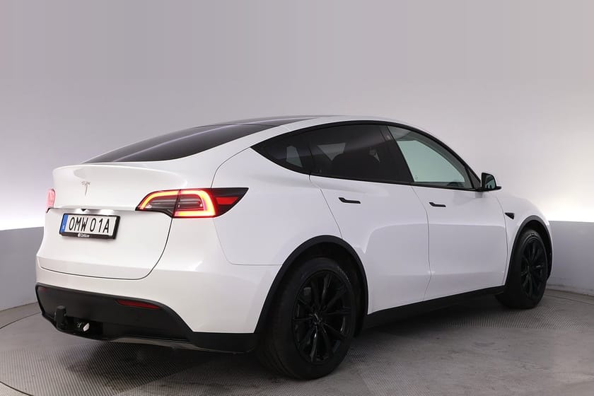 Bild 5 av Tesla Model Y Standard Range RWD Autopilot Panorama Drag
