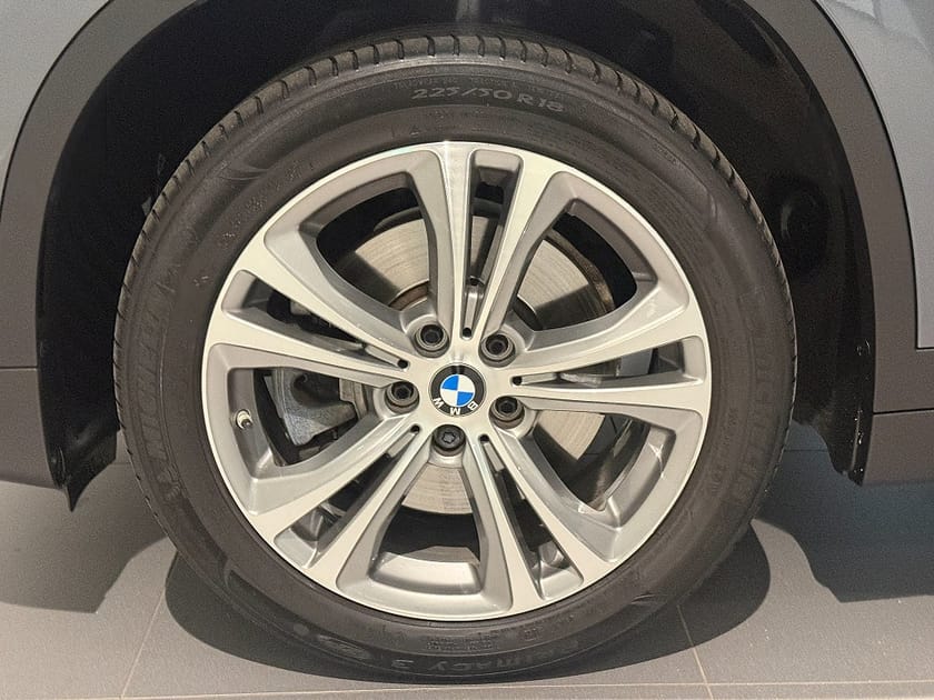 Bild 5 av BMW X1 xDrive20d Sport Line Drag HUD Svankstöd Backkamera